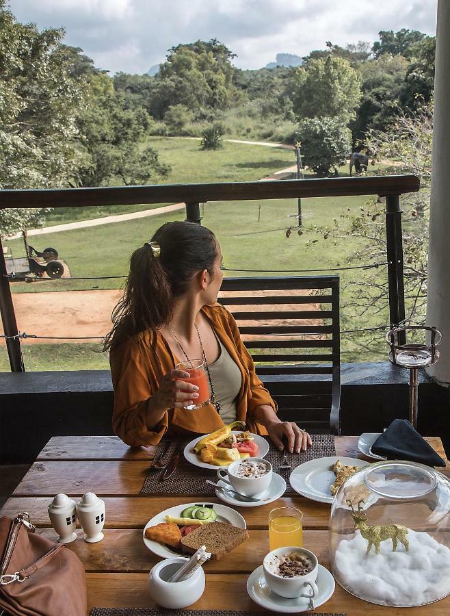 The Elephant Corridor Hotel Sigiriya Ngoại thất bức ảnh